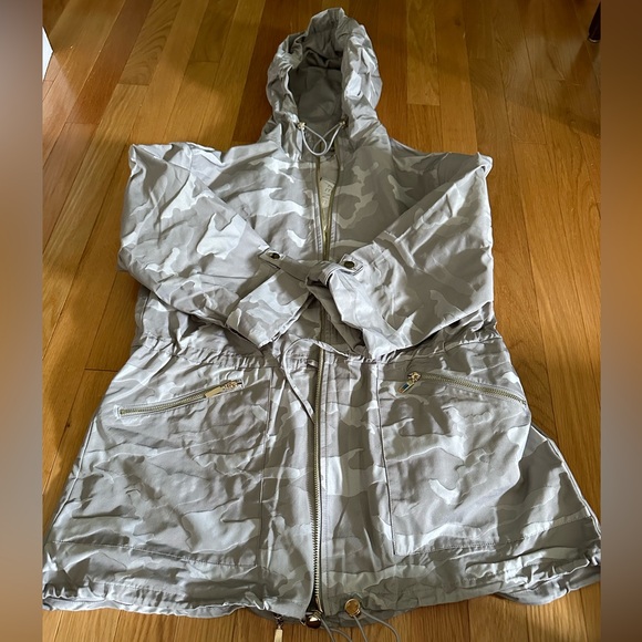 Chico's Jackets & Blazers - Chico’s Zenergy camo embossed anorak jacket grey size 0 = 4/6. NWT